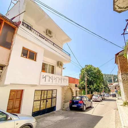 House Of Linda 93 Lodge Berat