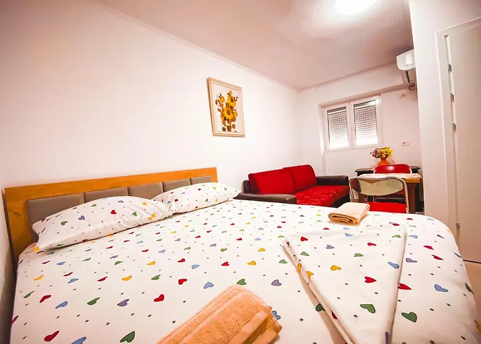 אכסניה House Of Linda 93 *